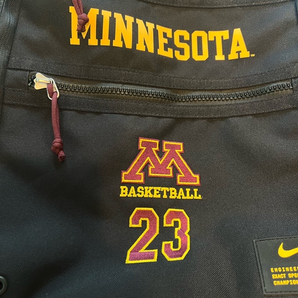 ❤️💛U of Minnesota basketball PLAYER Issued EXCLUSIVE BACKPACK WITH NUMBER #23 - Picture 2 of 5
